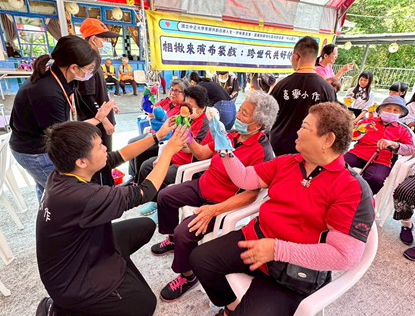 中正USR青銀共創百歲人生 相互疼惜相揪來演布袋戲 2025/05/29圖片