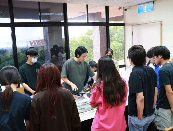以雙手刻劃歷史記憶 中正大學攜手轉型正義教育多元推動專案辦公室舉辦藝術工作坊